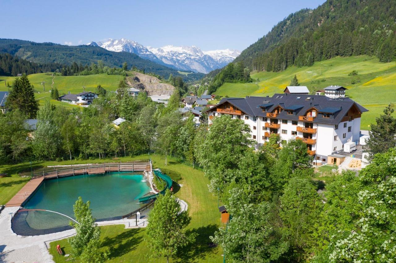 Apart- Und Wellnesshotel Dachsteinresort Russbach am Pass Gschuett Exterior photo