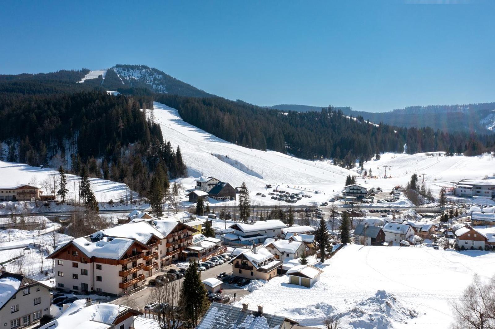 Apart- Und Wellnesshotel Dachsteinresort Russbach am Pass Gschuett Exterior photo